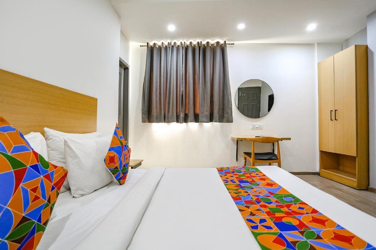 Fabhotel Vat - Meera Bagh Delhi  Luaran gambar