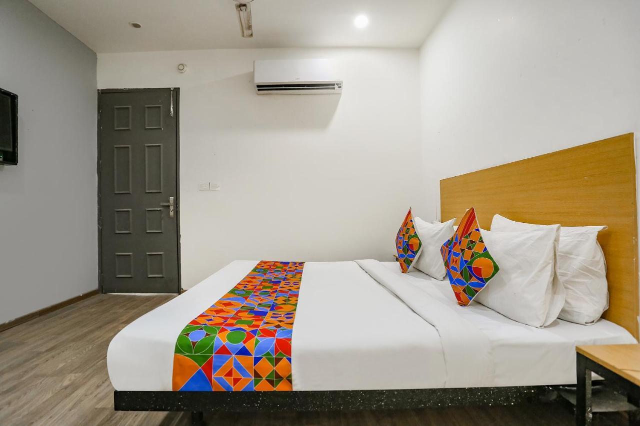Fabhotel Vat - Meera Bagh Delhi  Luaran gambar