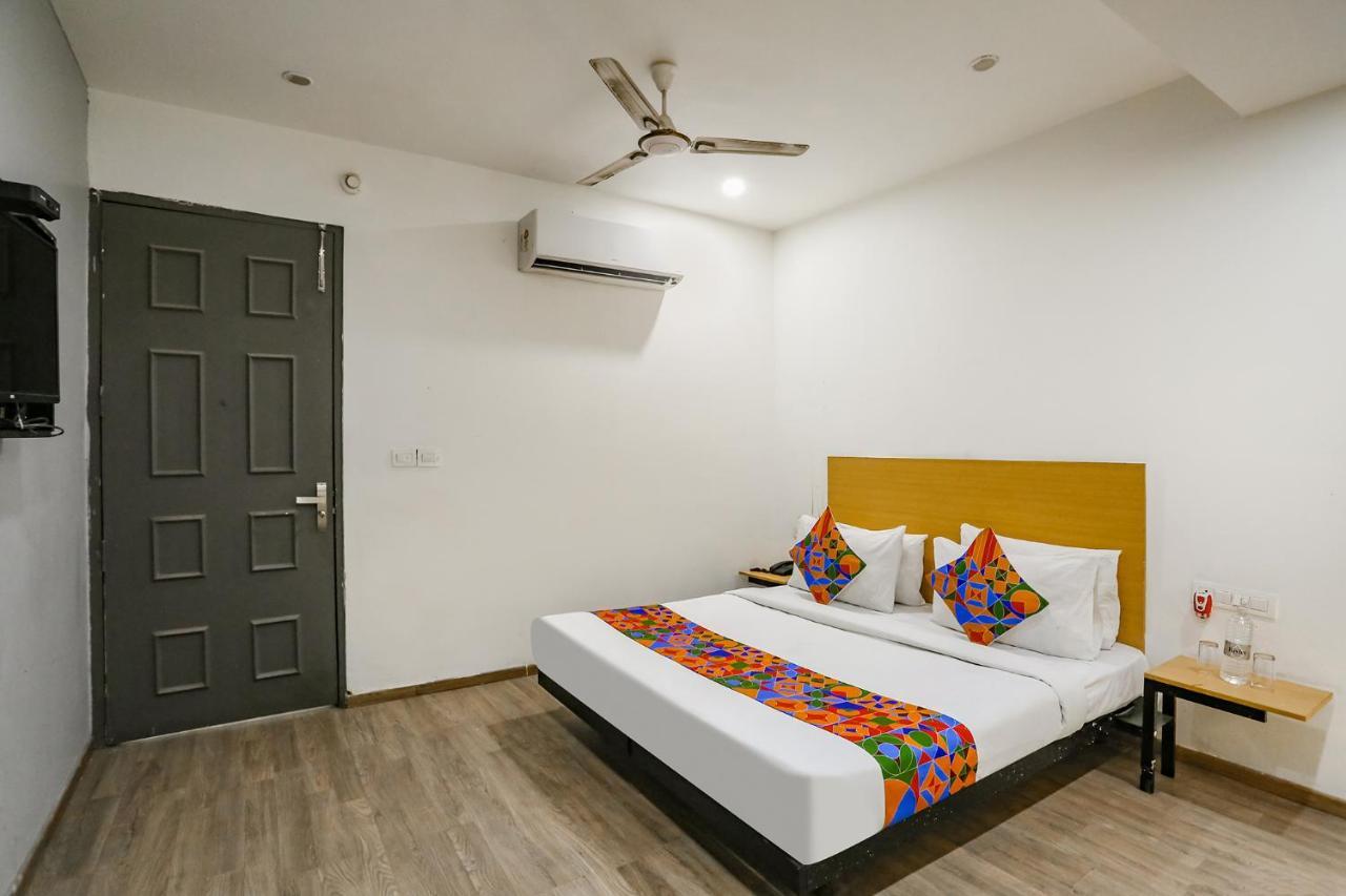 Fabhotel Vat - Meera Bagh Delhi  Luaran gambar