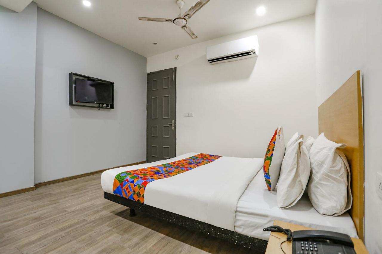 Fabhotel Vat - Meera Bagh Delhi  Luaran gambar